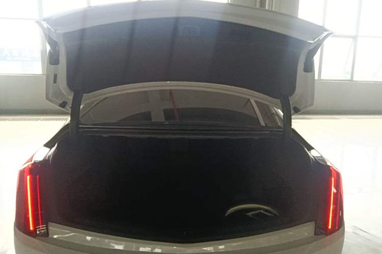 Used Cadillac CT6 2022 28T Luxury Edition Trunk