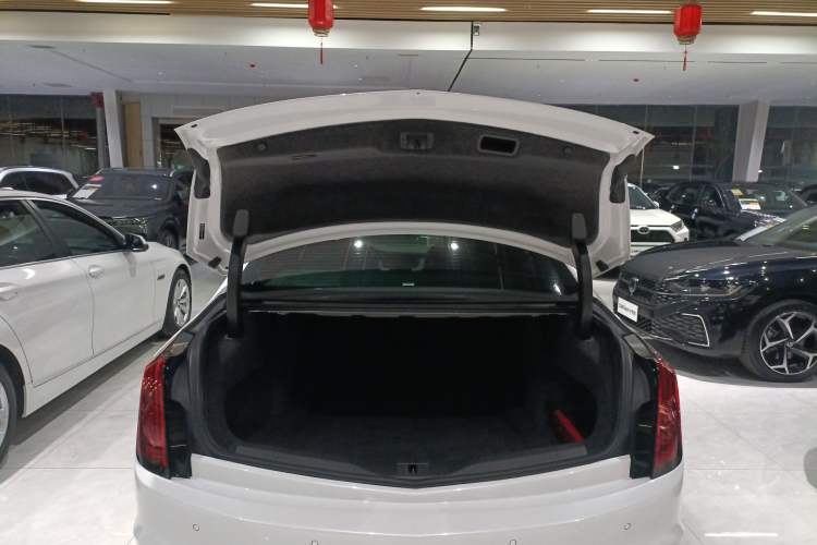 Used Cadillac CT6 2022 28T Luxury Edition Trunk