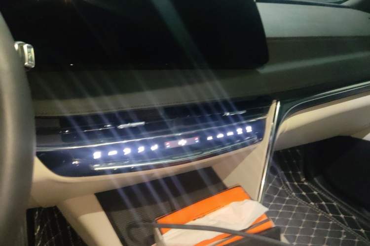 Used Cadillac CT6 2023 28T Luxury Version Audio And AC Panel