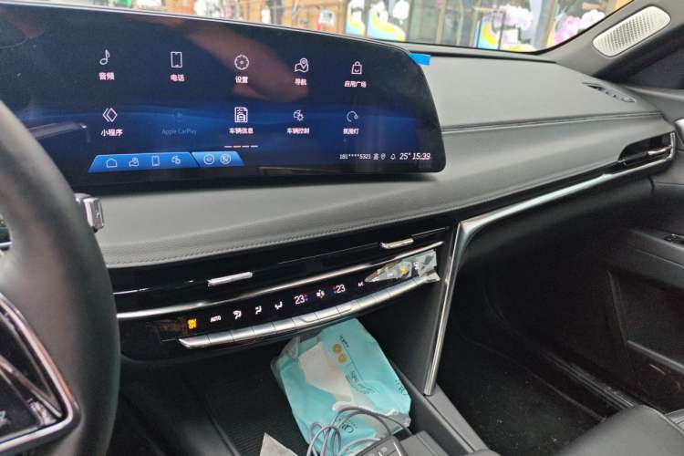 Used Cadillac CT6 2023 28T Luxury Version Audio And AC Panel