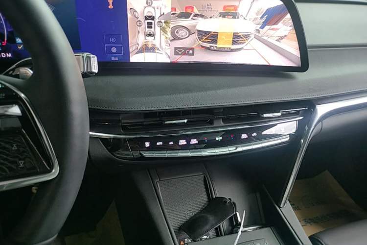 Used Cadillac CT6 2023 28T Platinum Edition Audio And AC Panel