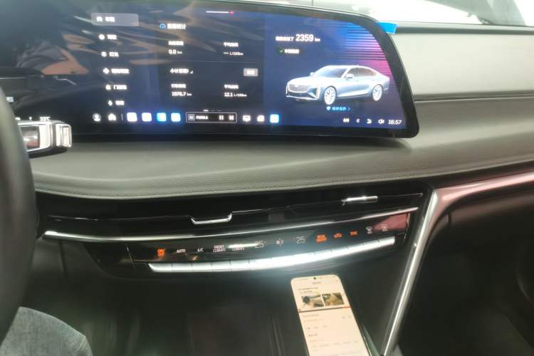 Used Cadillac CT6 2023 28T Platinum Edition Audio And AC Panel