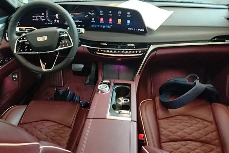 Used Cadillac CT6 2023 28T Prestige Model Center Console