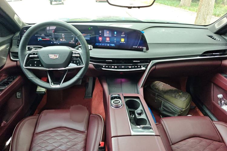 Used Cadillac CT6 2023 28T Prestige Model Center Console