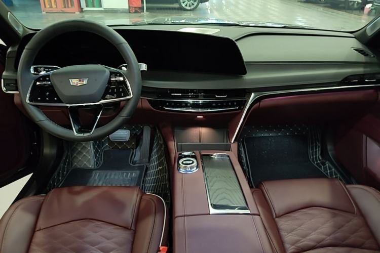Used Cadillac CT6 2023 28T Prestige Model Center Console