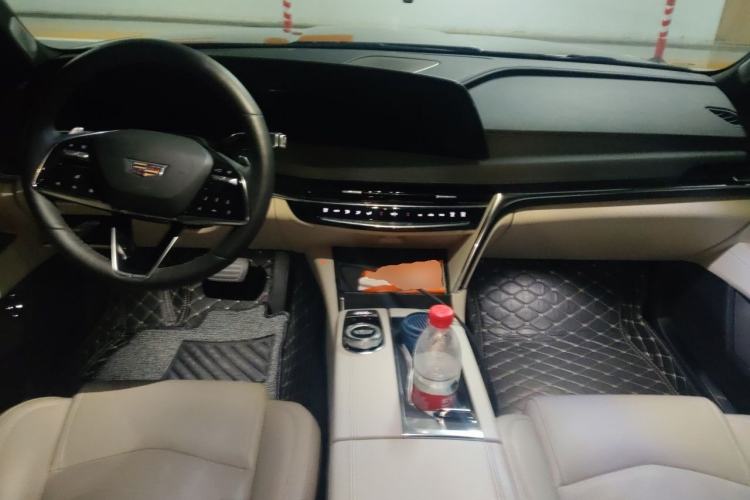 Used Cadillac CT6 2023 28T Luxury Version Center Console