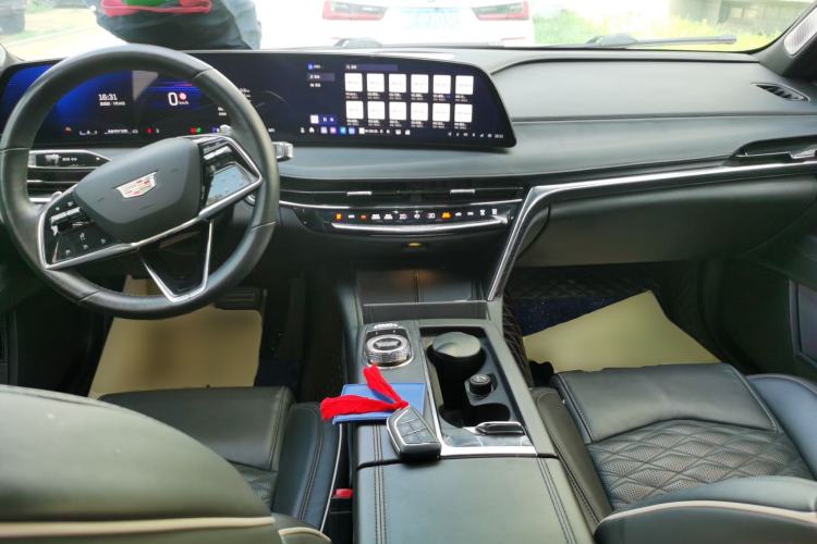 Used Cadillac CT6 2023 28T Prestige Model Center Console