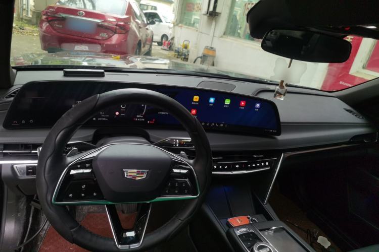 Used Cadillac CT6 2023 28T Fashion Edition Center Console