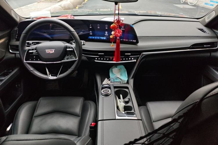 Used Cadillac CT6 2023 28T Luxury Version Center Console