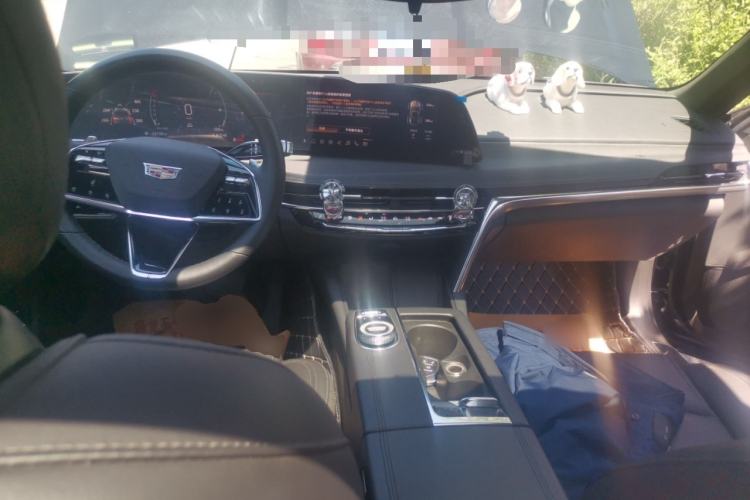 Used Cadillac CT6 2023 28T Fashion Edition Center Console
