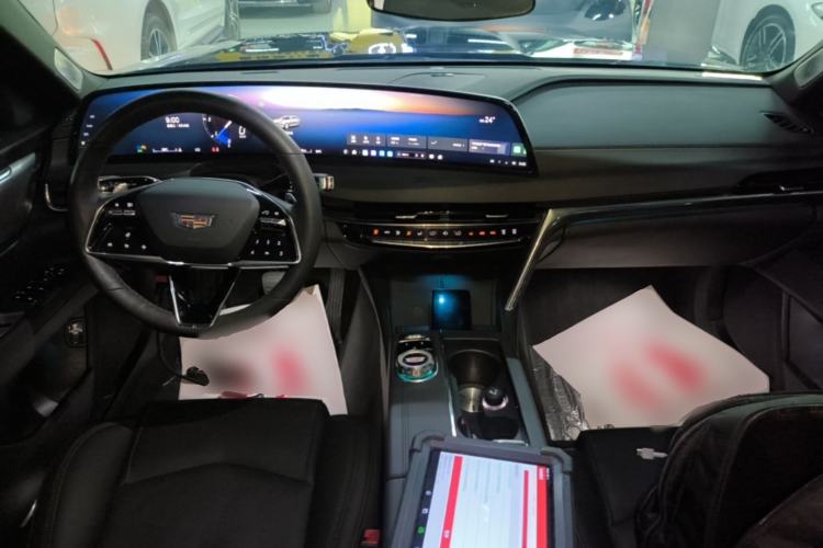 Used Cadillac CT6 2023 28T Luxury Version Center Console