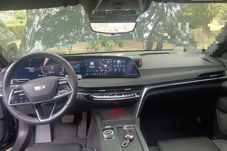 Used Cadillac CT6 2023 28T Luxury Version Center Console
