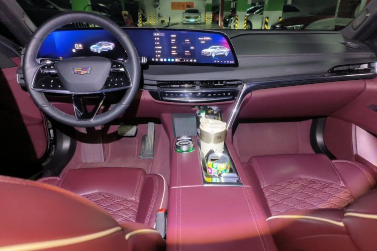 Used Cadillac CT6 2023 28T Prestige Model Center Console