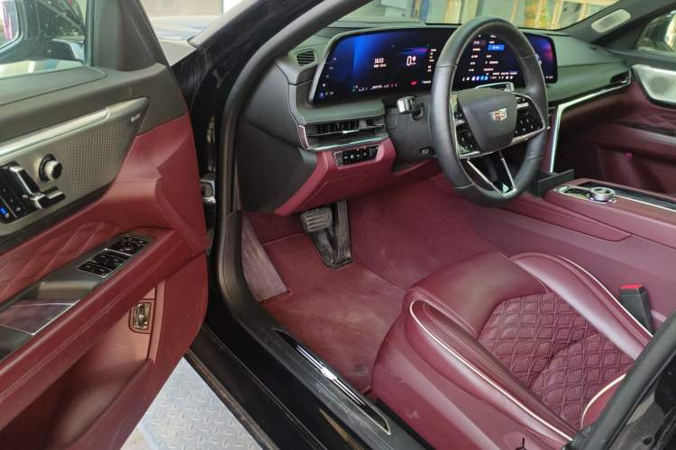 Used Cadillac CT6 2023 28T Platinum Edition Driver Seat