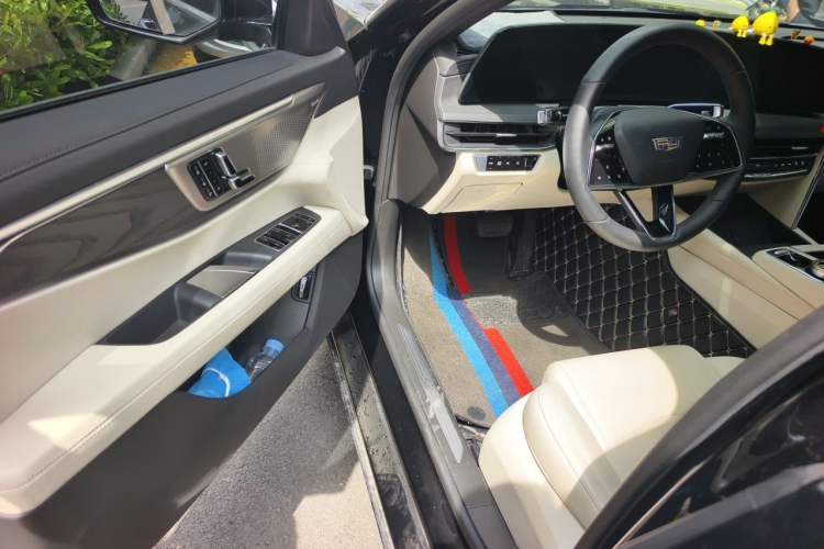 Used Cadillac CT6 2023 28T Luxury Version Driver Seat
