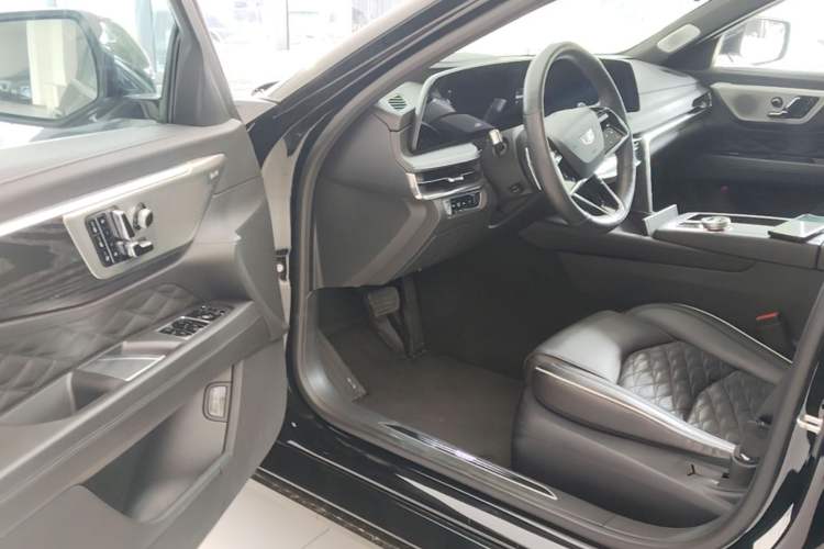 Used Cadillac CT6 2023 28T Platinum Edition Driver Seat