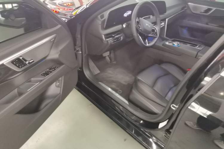 Used Cadillac CT6 2023 28T Luxury Version Driver Seat