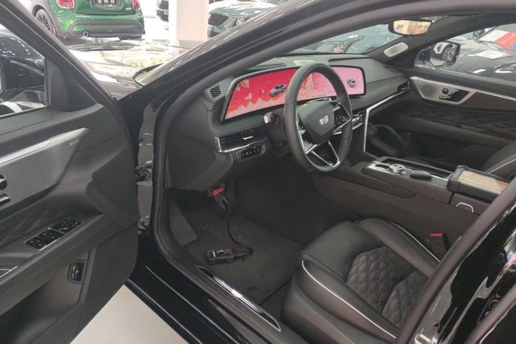 Used Cadillac CT6 2023 28T Platinum Edition Driver Seat