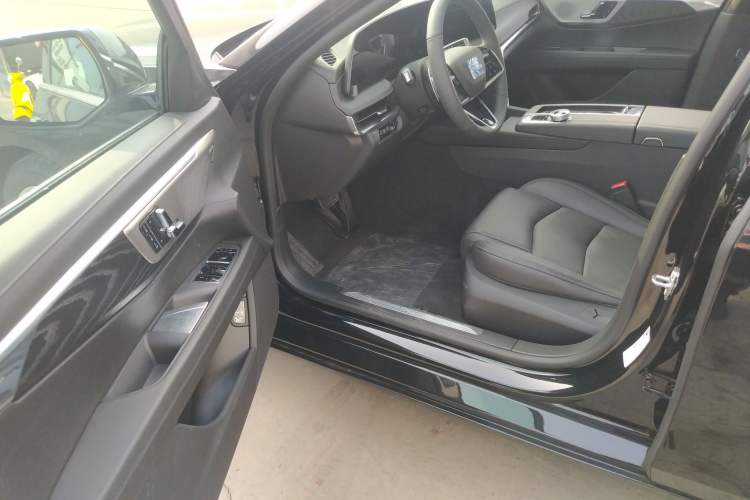 Used Cadillac CT6 2023 28T Luxury Version Driver Seat