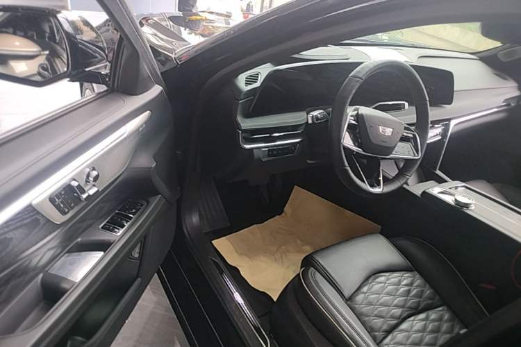 Used Cadillac CT6 2023 28T Platinum Edition Driver Seat