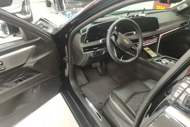 Used Cadillac CT6 2023 28T Platinum Edition Driver Seat