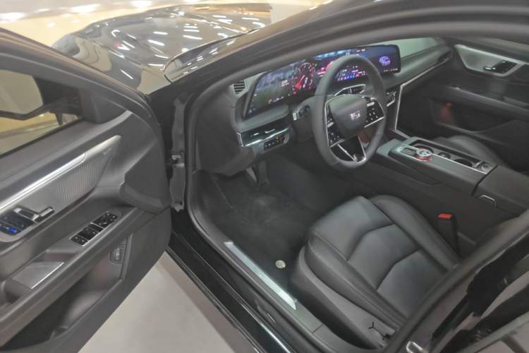 Used Cadillac CT6 2023 28T Luxury Version Driver Seat