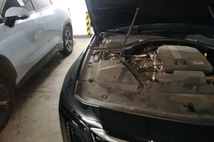 Used Cadillac CT6 2023 28T Luxury Version Engine Bay Right