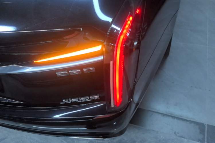 Used Cadillac CT6 2023 28T Luxury Version Exterior 3