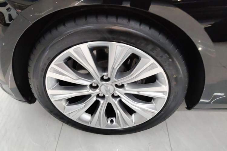 Used Cadillac CT6 2023 28T Luxury Version Exterior 4