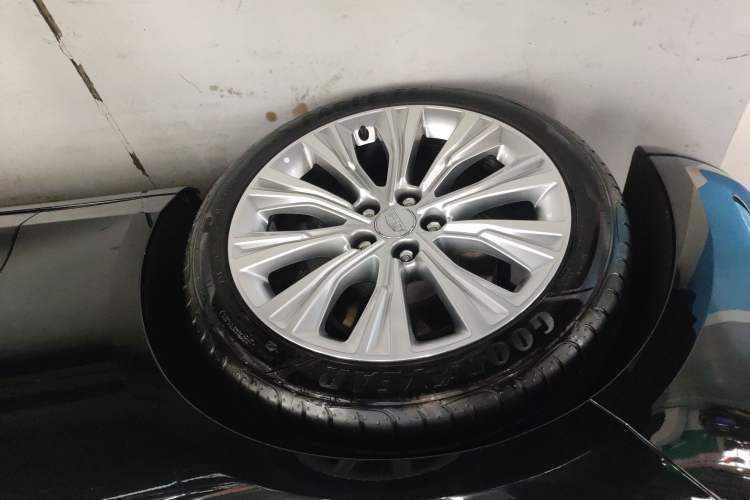 Used Cadillac CT6 2023 28T Luxury Version Exterior 4