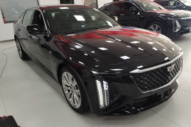 Used Cadillac CT6 2023 28T Platinum Edition Front Right 45 Deg
