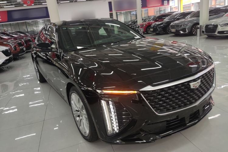 Used Cadillac CT6 2023 28T Platinum Edition Front Right 45 Deg