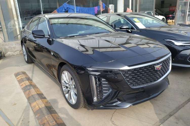 Used Cadillac CT6 2023 28T Luxury Version Front Right 45 Deg
