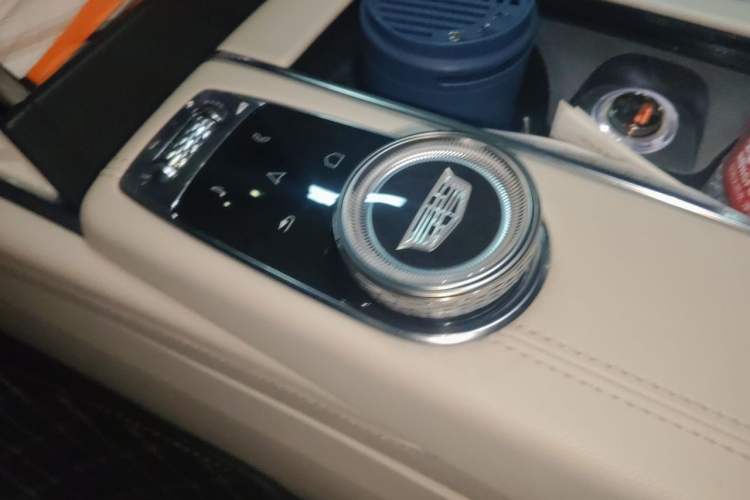 Used Cadillac CT6 2023 28T Luxury Version Gear Lever
