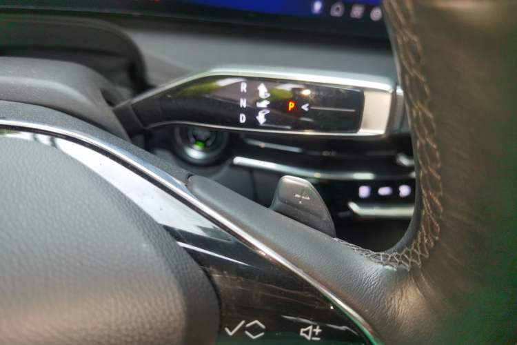 Used Cadillac CT6 2023 28T Fashion Edition Gear Lever