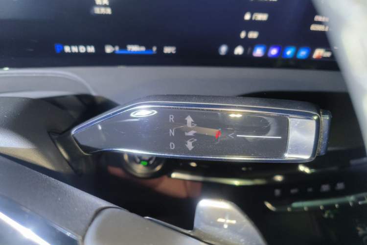 Used Cadillac CT6 2023 28T Prestige Model Gear Lever