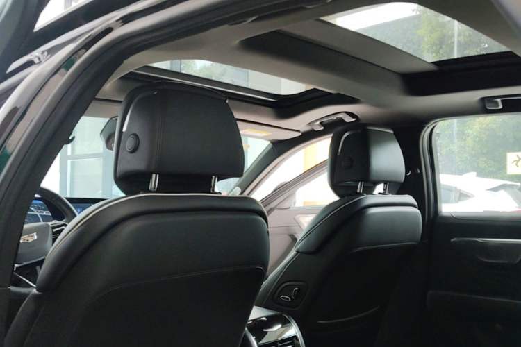 Used Cadillac CT6 2023 28T Platinum Edition Headliner