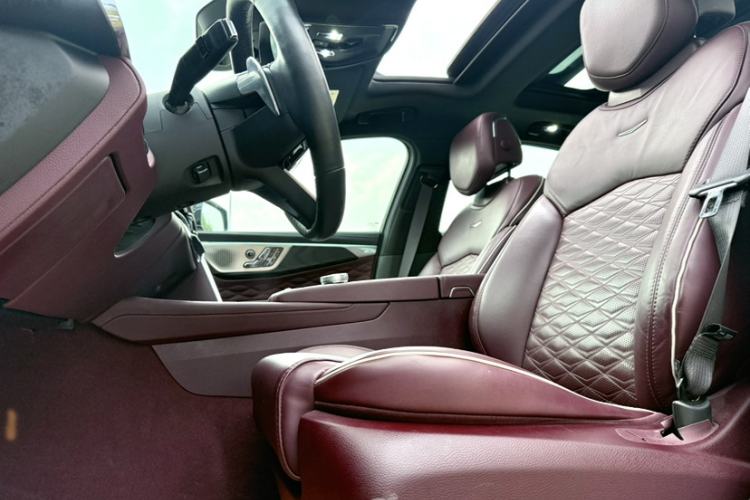Used Cadillac CT6 2023 28T Platinum Edition Interior 11