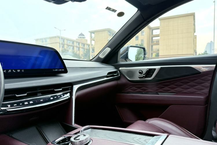 Used Cadillac CT6 2023 28T Platinum Edition Interior 12