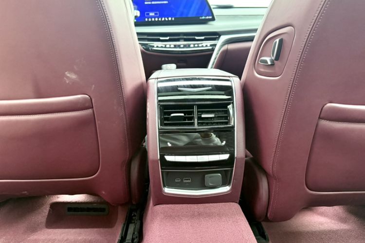 Used Cadillac CT6 2023 28T Platinum Edition Interior 15