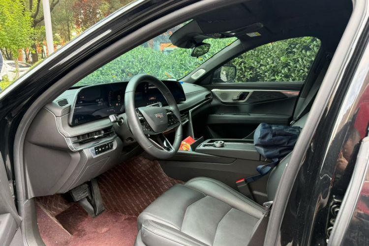 Used Cadillac CT6 2023 28T Luxury Version Interior 2