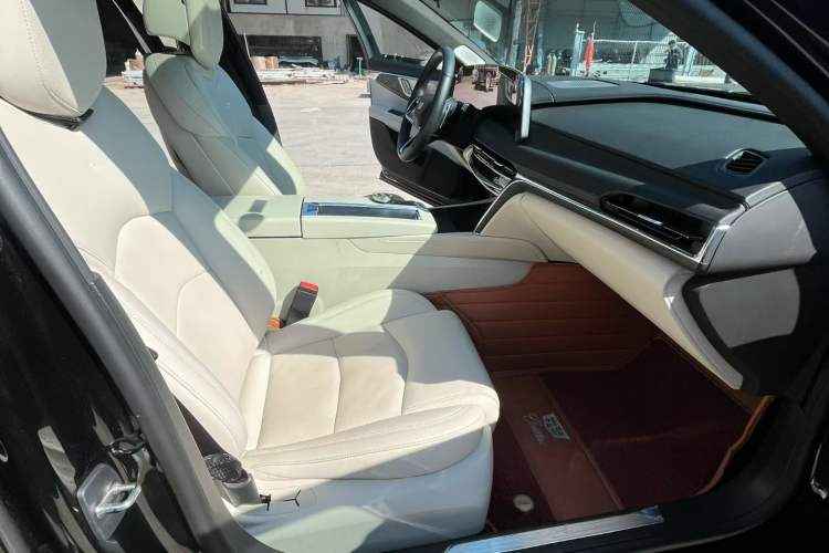 Used Cadillac CT6 2023 28T Luxury Version Interior 2