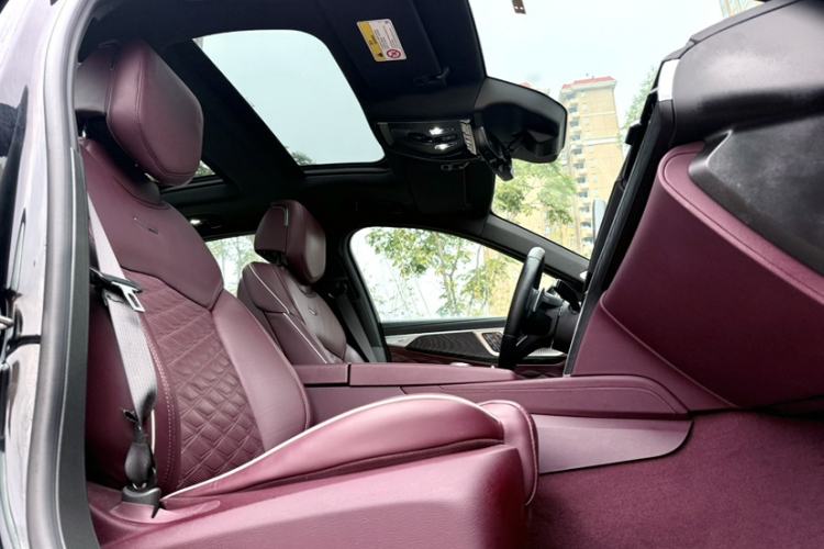 Used Cadillac CT6 2023 28T Platinum Edition Interior 3