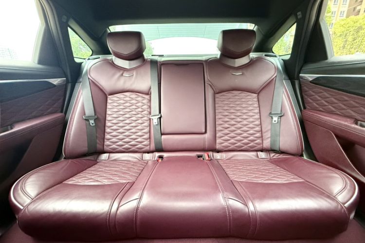 Used Cadillac CT6 2023 28T Platinum Edition Interior 4