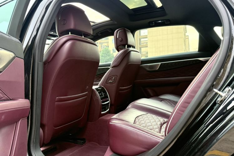 Used Cadillac CT6 2023 28T Platinum Edition Interior 9