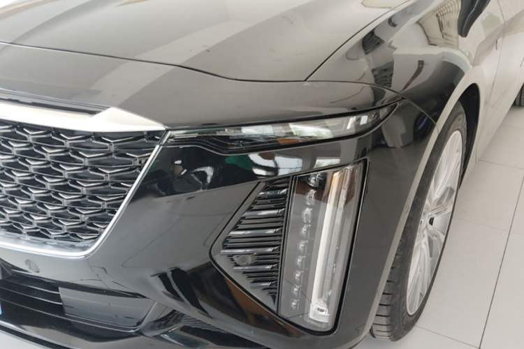 Used Cadillac CT6 2023 28T Platinum Edition Left Front Headlight