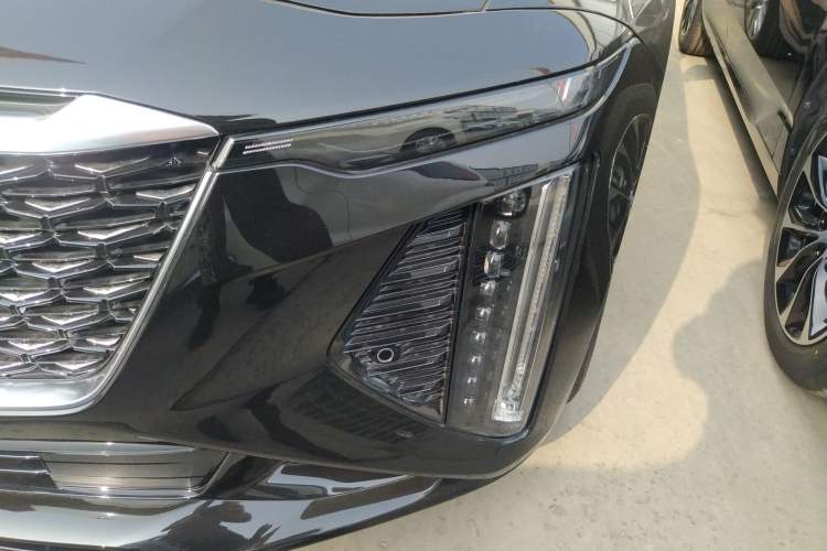 Used Cadillac CT6 2023 28T Luxury Version Left Front Headlight