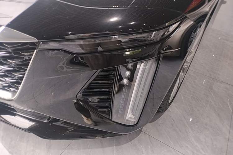 Used Cadillac CT6 2023 28T Platinum Edition Left Front Headlight