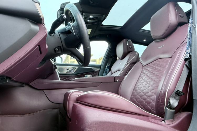 Used Cadillac CT6 2023 28T Platinum Edition Left Front Seat