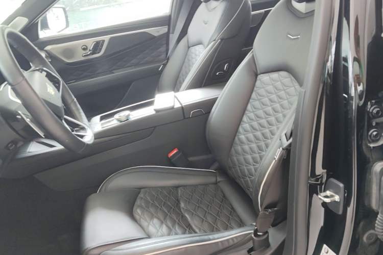 Used Cadillac CT6 2023 28T Platinum Edition Left Front Seat